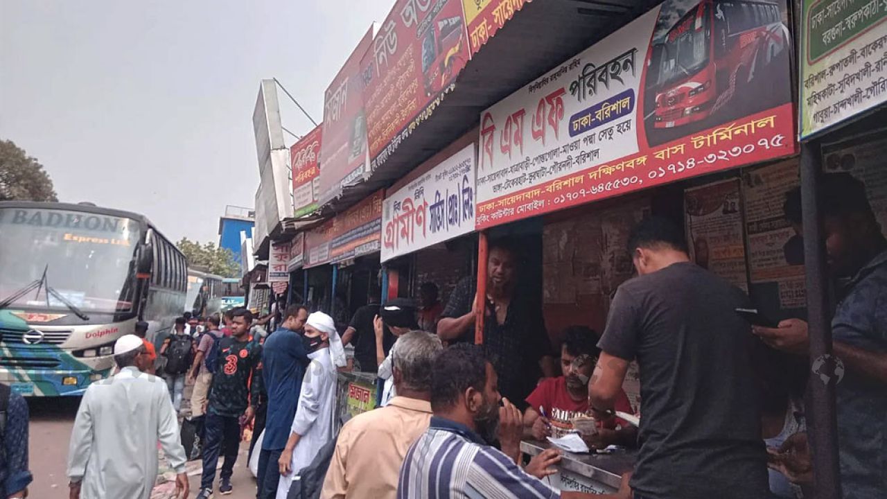 সায়েদাবাদ টার্মিনালে হট্টগোল তালা ভেঙে কাউন্টার খুলে দিল মালিকপক্ষ