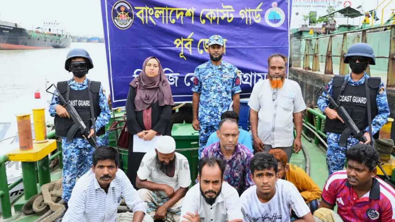 কর্ণফুলীতে অবৈধ ডিজেল পাচার চক্রের ৯ সদস্য আটক উদ্ধার হয়েছে হাজার হাজার লিটার তেল
