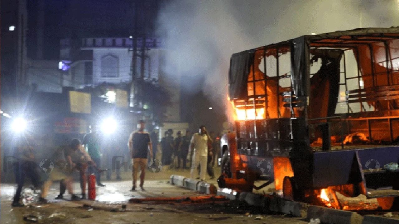 শিশু ধর্ষণের অভিযোগে উত্তাল চট্টগ্রাম, পুলিশের গাড়িতে আগুন