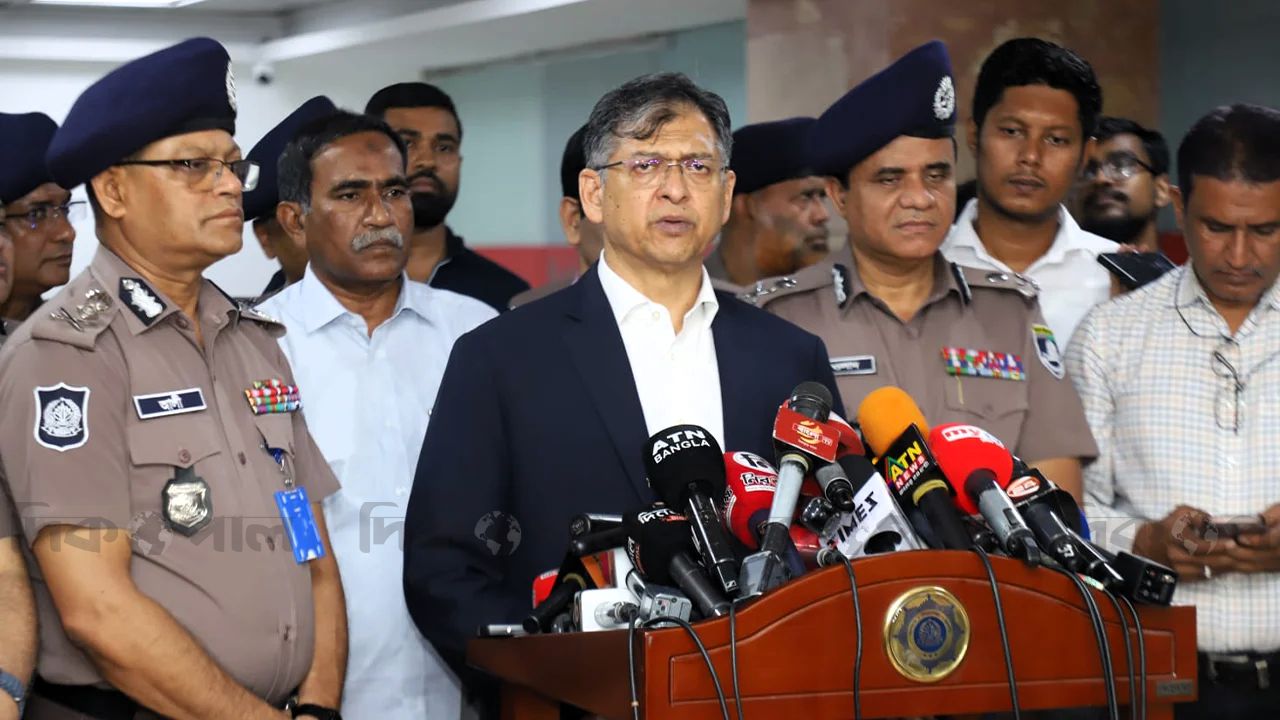 ঈদে নিরাপত্তা ও মহাসড়ক তদারকিতে কঠোর সরকার: স্বরাষ্ট্রমন্ত্রী