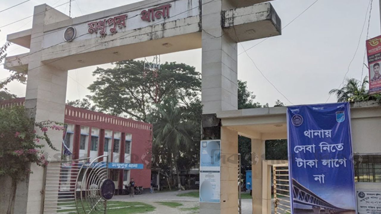 ছাগল উদ্ধার করতে গিয়ে সেপটিক ট্যাংকে প্রাণ গেল শিশুসহ ৪ জনের