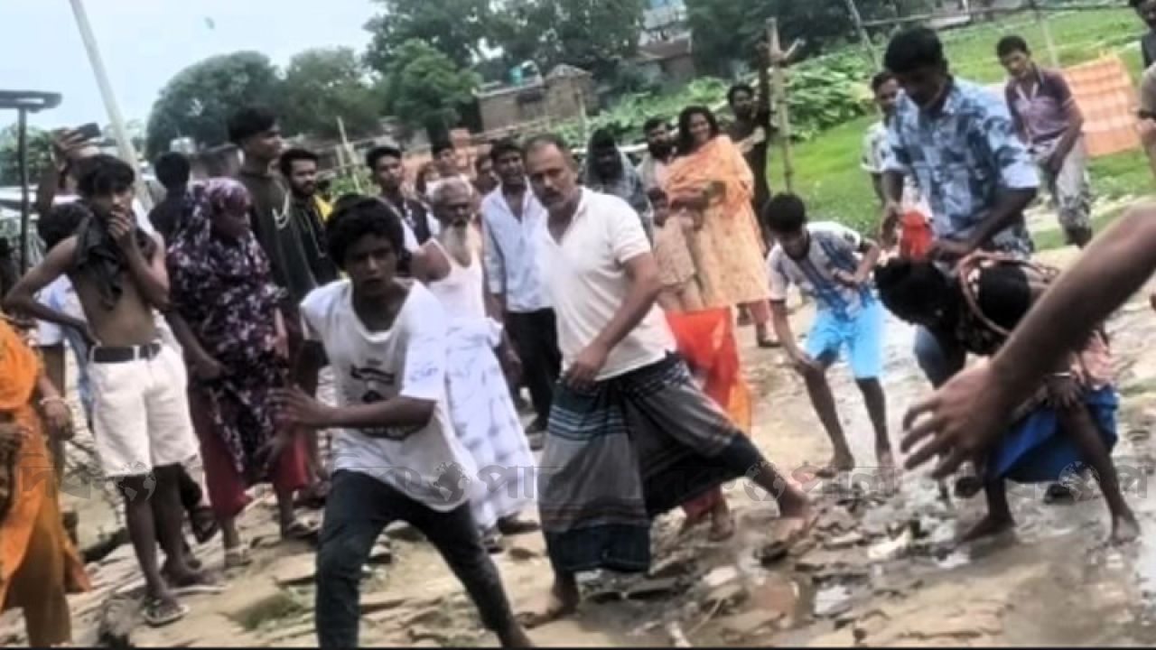 মাদকবিরোধী অভিযানে হামলা, পুলিশের কাছ থেকে আসামি ছিনতাই