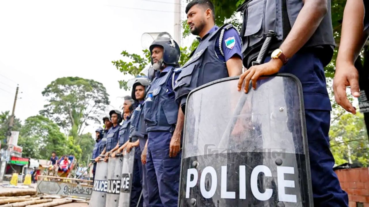 ২৩ জুন ঘিরে বিশেষ সতর্কতা, নিরাপত্তায় প্রস্তুত ১৮ হাজার পুলিশ