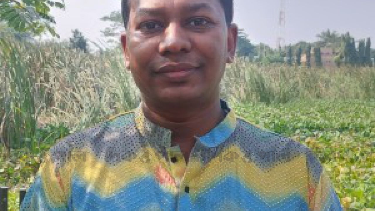 গান গেয়ে ভাইরাল হওয়া ঢাবি শিক্ষককে একাডেমিক কার্যক্রম থেকে অব্যাহতি
