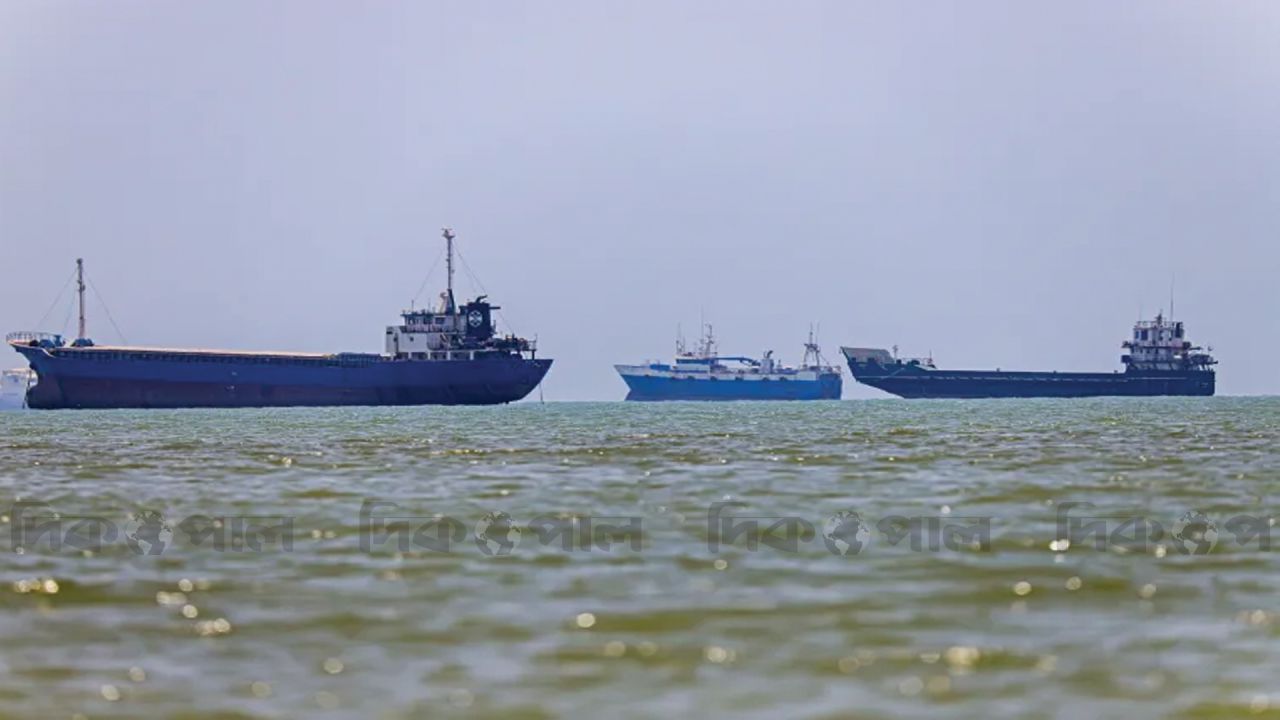 হরমুজে আটকে পড়া ১১ হাজার নাবিককে সরাতে শুরু করেছে জাতিসংঘ