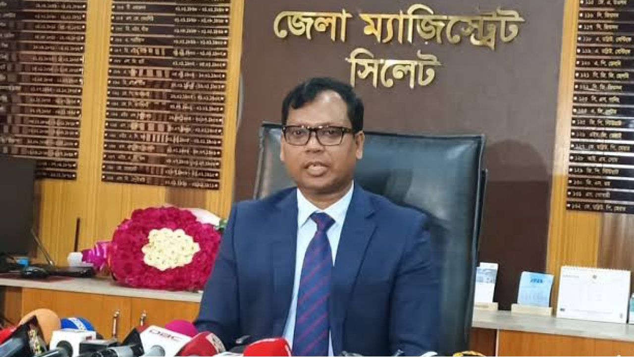 সম্প্রতি প্রত্যাহারকৃত সিলেটের ডিসি সারওয়ারকে পুনর্বহালের দাবি উঠেছে।

আপনি কি মনে করেন, তাকে পুনর্বহাল করা উচিত?