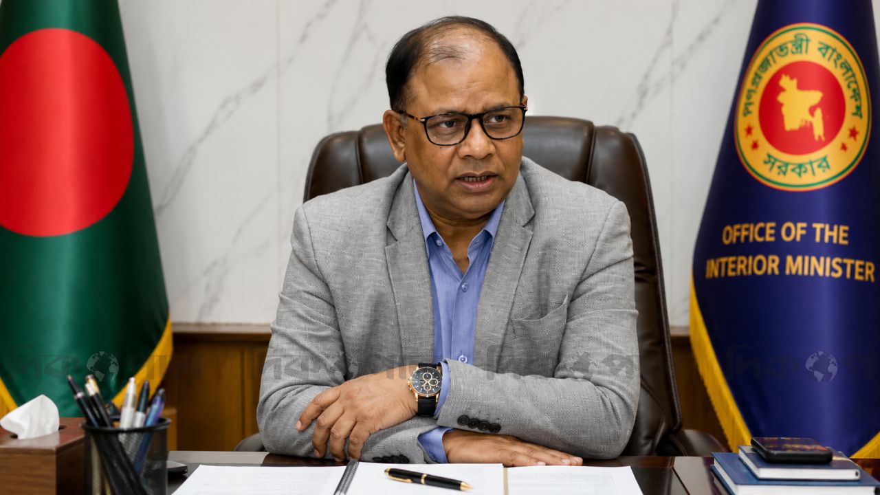 দেশে ফেরার ঘোষণা শেখ হাসিনার রাজনৈতিক স্ট্যান্টবাজি: চিফ প্রসিকিউটর