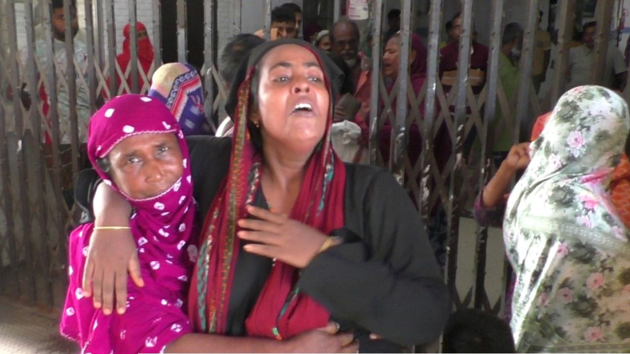 ফুটবল খেলার বিরোধে বৃদ্ধকে কুপিয়ে হত্যা