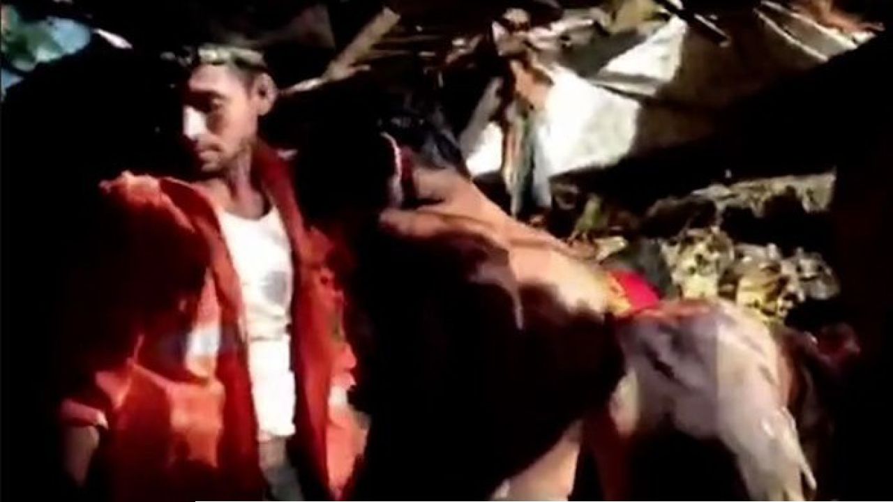 ভারী বৃষ্টিতে কক্সবাজারে পাহাড়ধসে ৯ প্রাণহানি