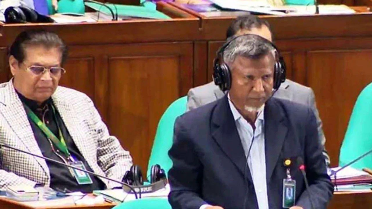 ফ্যাসিস্ট সরকারে জড়িত কর্মকর্তাদের চিহ্নিত করা হচ্ছে: জনপ্রশাসন প্রতিমন্ত্রী