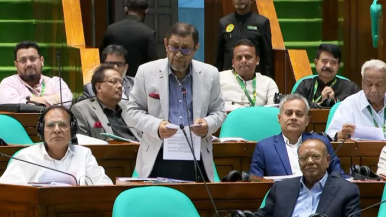 ডেঙ্গু ঠেকাতে ফুলহাতা জামা, লম্বা লুঙ্গি পরার পরামর্শ স্বাস্থ্যমন্ত্রীর