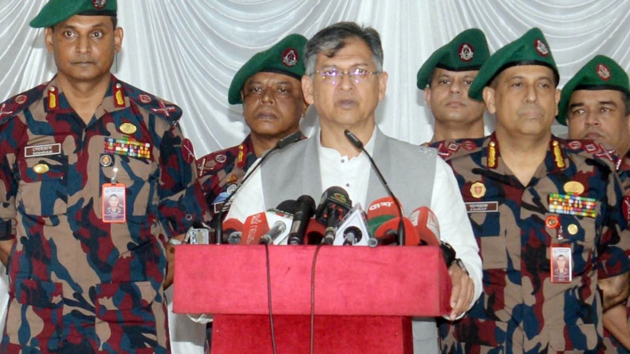 জিয়াউর রহমানের হত্যাকারী মেজর মোজাফফরের বিচার সেনা আইনেই সম্পন্ন হবে: স্বরাষ্ট্রমন্ত্রী