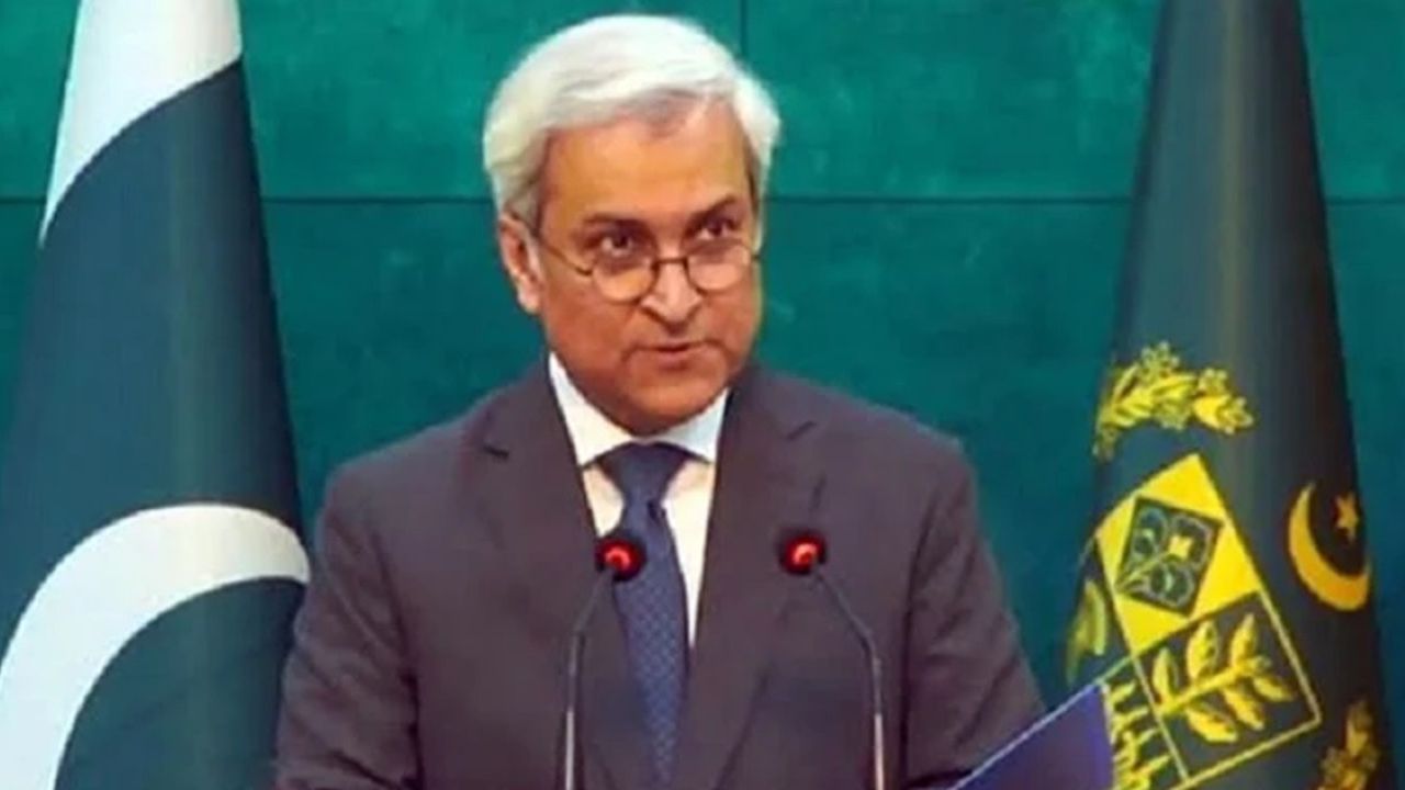 ইরানের ওপর মার্কিন নিষেধাজ্ঞা মানতে বাধ্য নয় পাকিস্তান