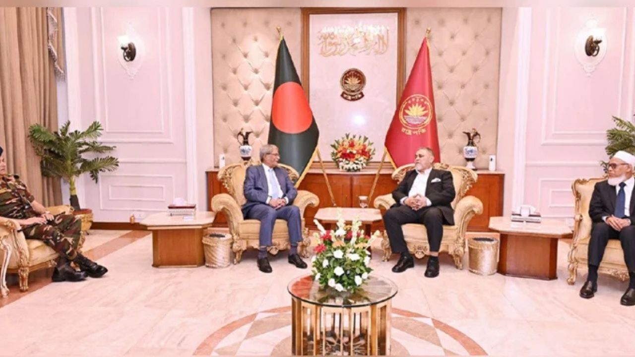 নির্বাচন কমিশনের ভাবমূর্তি ও জনআস্থা সমুন্নত রাখার আহ্বান রাষ্ট্রপতির