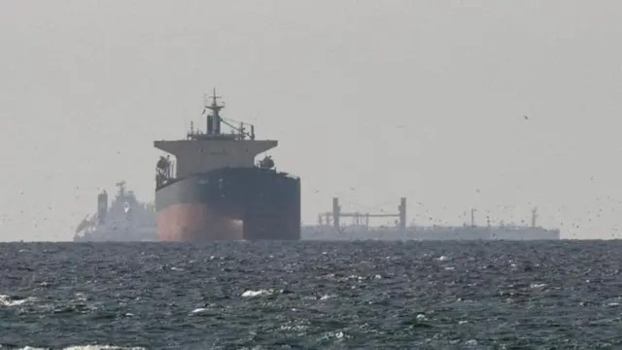 হরমুজ খুললে ইরানের নিষেধাজ্ঞা প্রত্যাহারের প্রস্তাব যুক্তরাষ্ট্রের