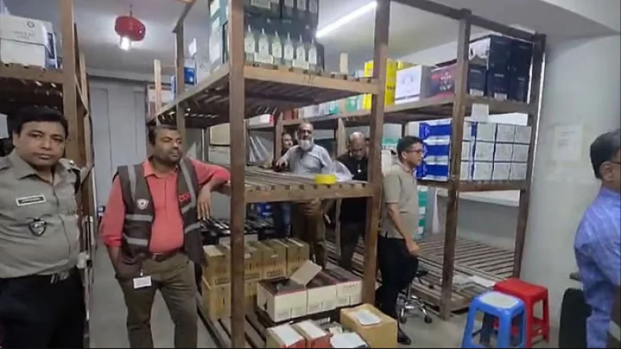 শুল্ক ফাঁকি: গুলশানে সালমান মুক্তাদিরের শ্বশুরের বন্ডেড ওয়্যারহাউস সিলগালা