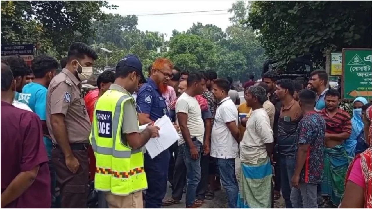 গোপালগঞ্জে বাসচাপায় প্রাণ গেল দম্পতির