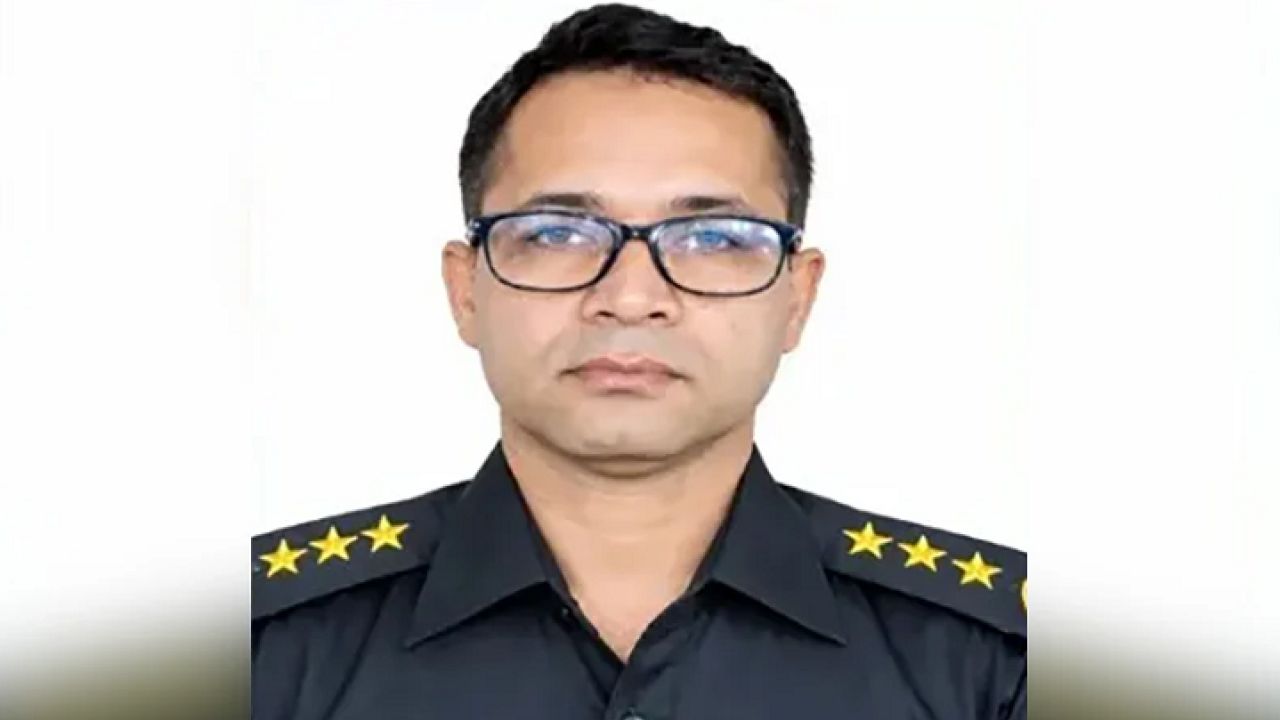 তিন ভুয়া ঠিকাদারের নামে কোটি টাকা আত্মসাৎ: পঞ্চগড়ের সাবেক জেলার বরখাস্ত
