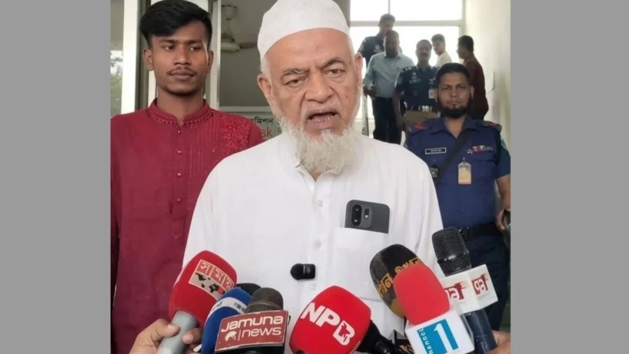 ঠাকুরগাঁও-১ উপনির্বাচনে বাঁশখালীর সন্তান আব্দুল আলীম নিজামী: প্রচারের ভরসা রিকশা, মাইক