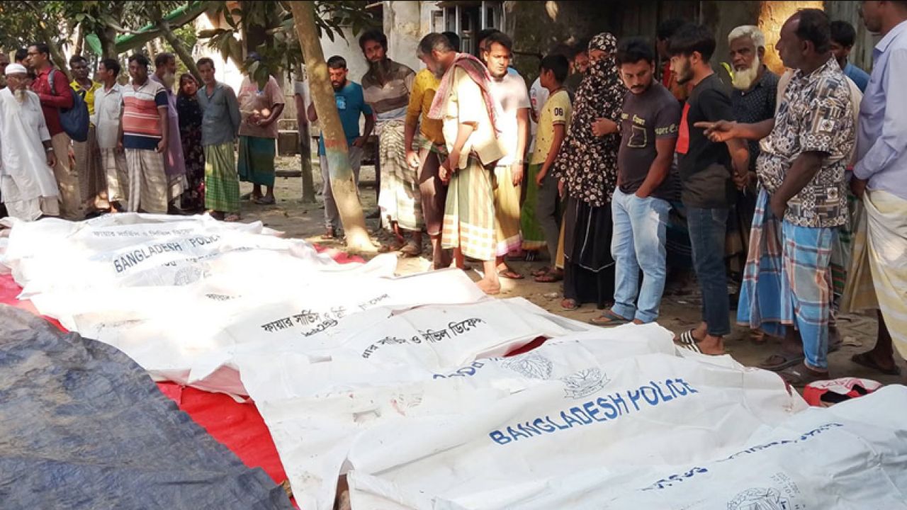 নাটোর দুর্ঘটনা: মামলা দায়ের, গ্রেপ্তার চালক রিমান্ডে ও ক্ষতিপূরণ প্রদান শুরু