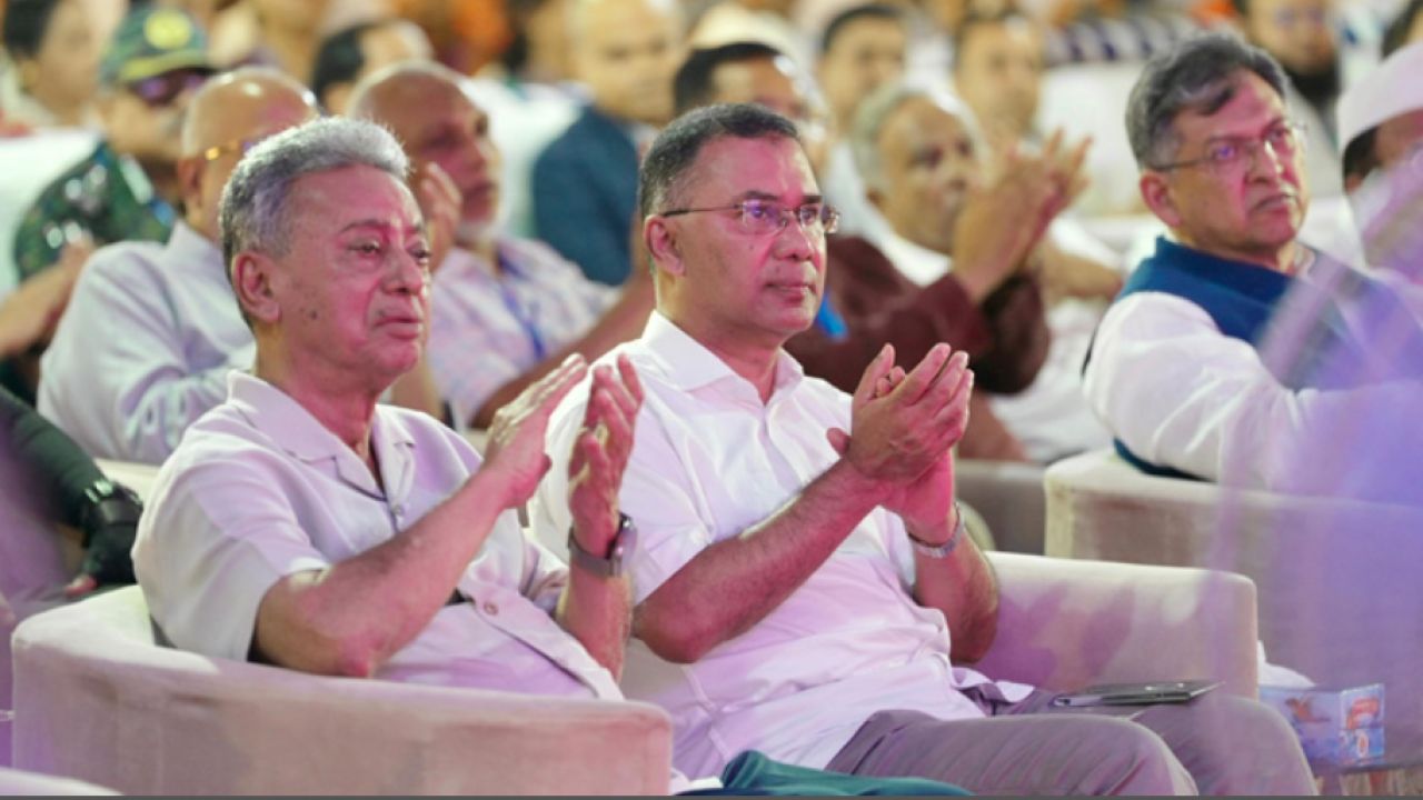 আমাদের একমাত্র পরিচয় আমরা সবাই বাংলাদেশি: চট্টগ্রামে শারদীয় দুর্গাপূজার মতবিনিময় সভায় প্রধানমন্ত্রী তারেক রহমান