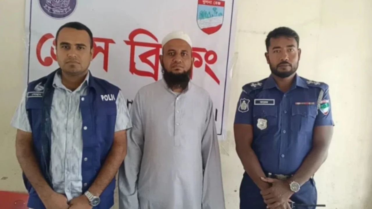 দৌলতপুরে মাদ্রাসাছাত্রীকে যৌন নিপীড়নের চেষ্টা, শিক্ষক গ্রেপ্তার