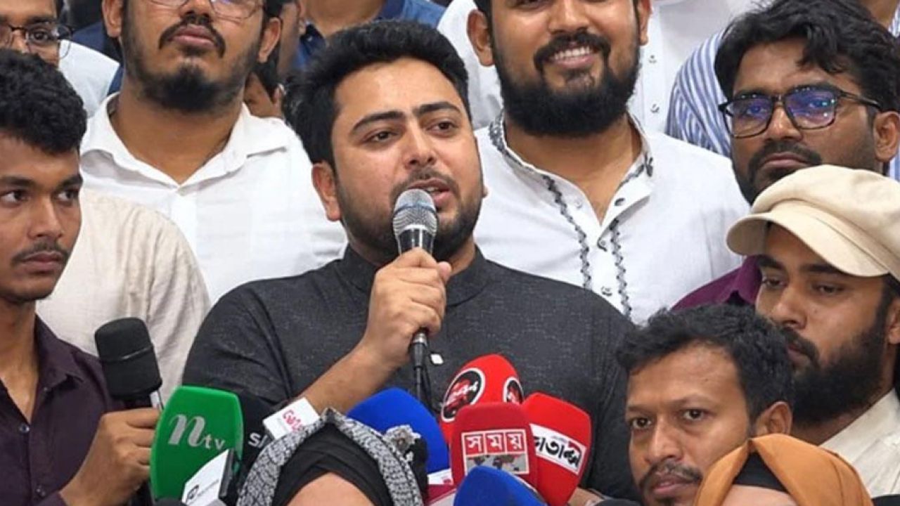 সংসদ ৫ বছর টিকবে কি না সন্দেহ আছে, তারেক রহমানকে ইতিহাস থেকে শিক্ষা নেওয়ার আহ্বান নাহিদের