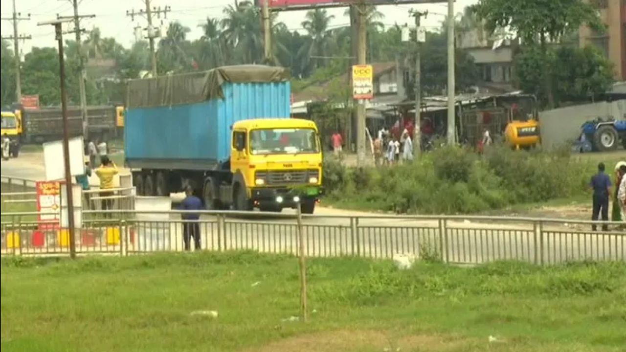 সেনাবাহিনীর কড়া নিরাপত্তায় রূপপুরে পৌঁছাল ইউরেনিয়ামের নতুন চালান