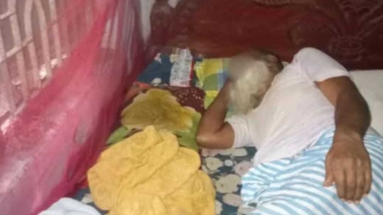 ফরিদপুরে শয্যাশায়ী বৃদ্ধের জানালার পাশে গান বাজিয়ে মানসিক নির্যাতনের অভিযোগ