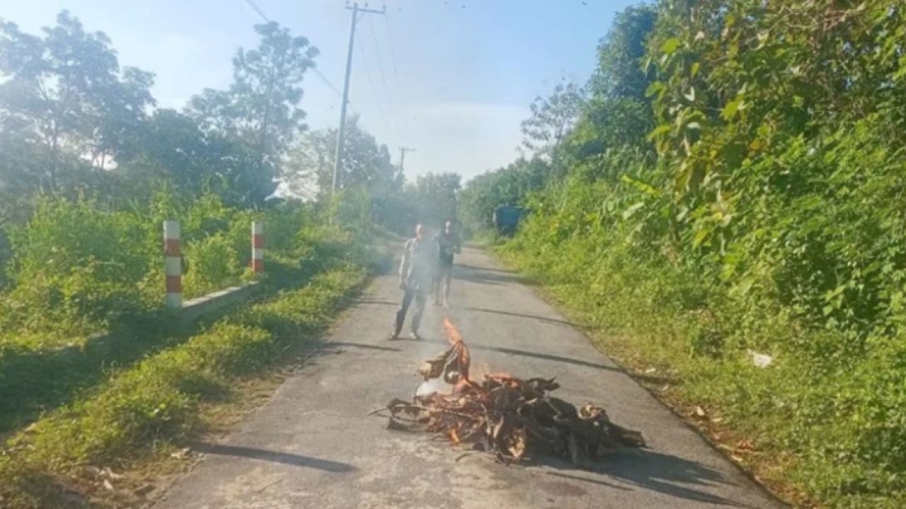 সাজেকে টানা নবম দিনের মতো চলছে অনিশ্চিতকালের সড়ক অবরোধ