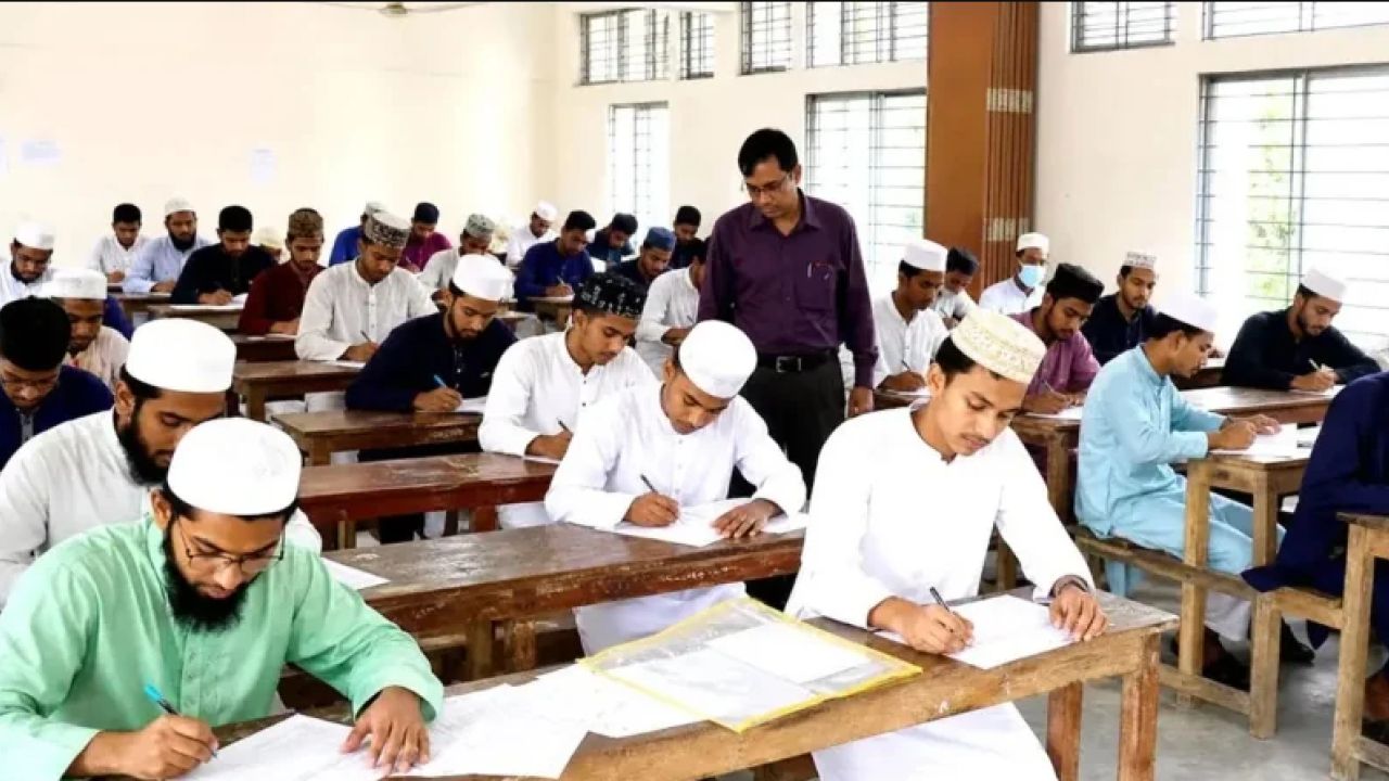 আলিম পরীক্ষায় পাসের হার ৬১.০৭%, ছাত্রীদের পাসের হার বেশি